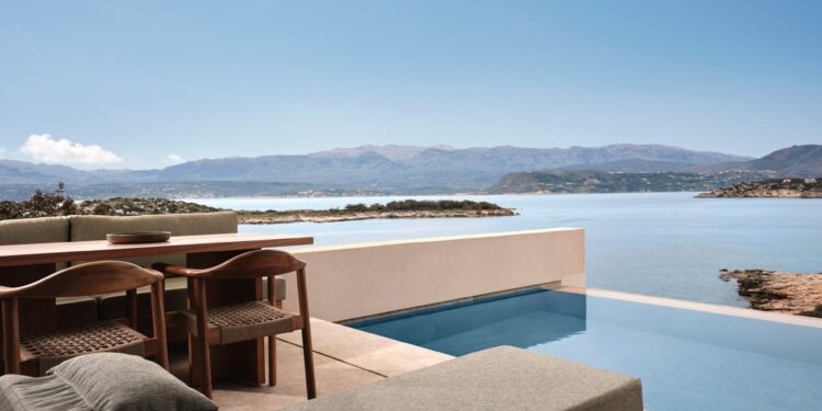 Η Κρήτη υποδέχεται το πρώτο παραθαλάσσιο resort του brand στη Μεσόγειο