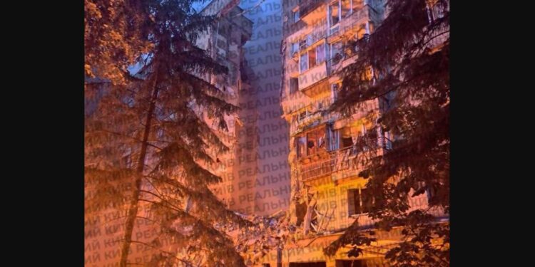 Ένας Αμερικανός νεκρός και 16 τραυματίες στην επιδρομή της Ρωσίας στο Κίεβο