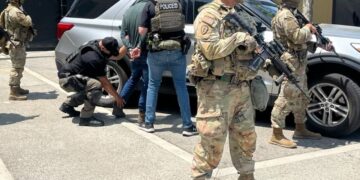 Λος Άντζελες: Γεμίζουν οι δρόμοι μετά την απαγόρευση κυκλοφορίας