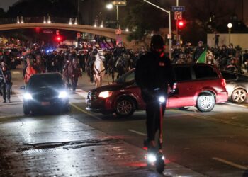 Λος Άντζελες: Πάνω από 100 συλλήψεις