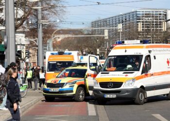 Όχημα έπεσε πάνω σε παιδιά – 4 τραυματίες