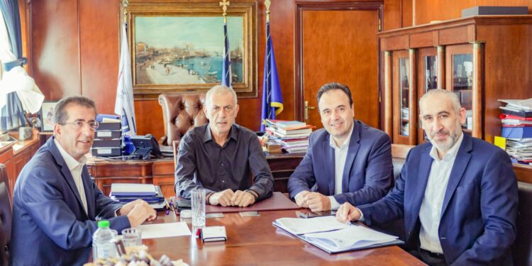 Δήμος Πειραιά: Συνεργασία με ΕΔΥΤΕ σε ψηφιακό μετασχηματισμό