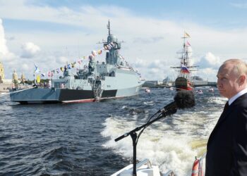 Ο Πούτιν ενέκρινε τη νέα στρατηγική του Πολεμικού Ναυτικού της Ρωσίας