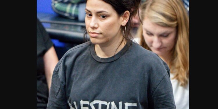 Γερμανία: Η πρόεδρος της Bundestag απέβαλε βουλευτή που φορούσε μπλούζα με τη λέξη «Παλαιστίνη»