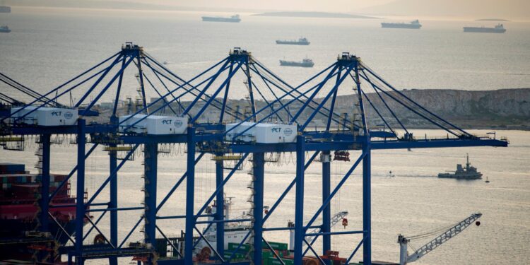 Γιορτάζει 15 χρόνια παρουσίας στο λιμάνι του Πειραιά