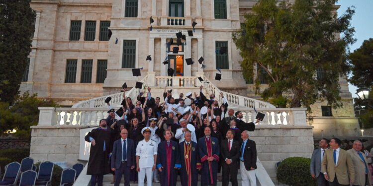 Τελετή αποφοίτησης με υποτροφίες και διακρίσεις