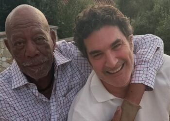 Μαζί με τον Μόργκαν Φρίμαν στους Παξούς – «Το καλοκαίρι ήρθε και έχουμε καλεσμένους στο νησί»