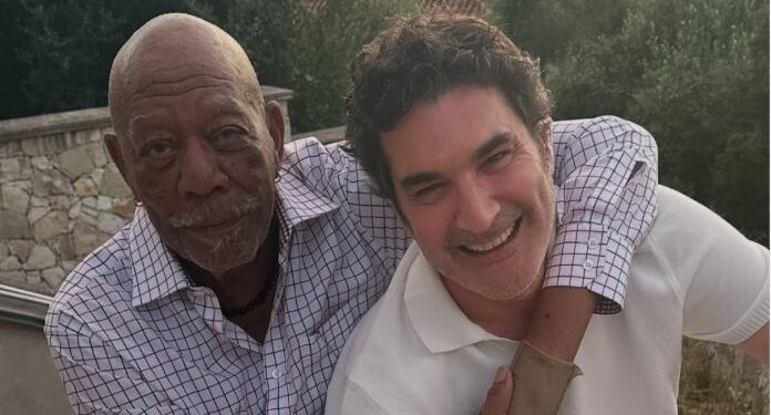 Μαζί με τον Μόργκαν Φρίμαν στους Παξούς – «Το καλοκαίρι ήρθε και έχουμε καλεσμένους στο νησί»