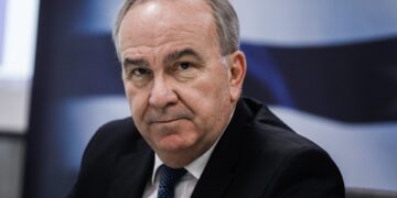 Επεκτείνεται και στα νησιά Βορείου