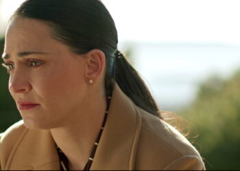 Η Μαίρη προσπαθεί να ενώσει όλα τα κομμάτια του παζλ για τη Νικολίνα και τη μητέρα της