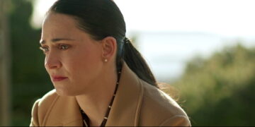 Η Μαίρη προσπαθεί να ενώσει όλα τα κομμάτια του παζλ για τη Νικολίνα και τη μητέρα της