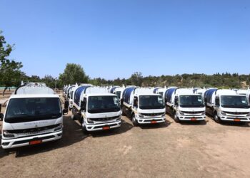 Νέα υπερσύγχρονα ηλεκτρικά απορριμματοφόρα σε δήμους