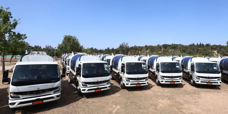 Νέα υπερσύγχρονα ηλεκτρικά απορριμματοφόρα σε δήμους