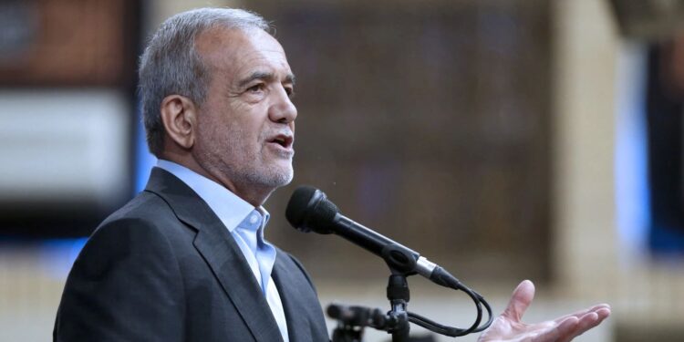 Ιράν: Προανήγγειλε «ισχυρά» αντίποινα – Διαψεύδει ότι εκτόξευσε drones κατά του Ισραήλ