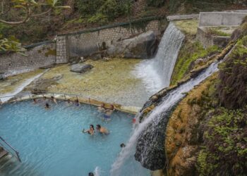 Πότε υποβάλλονται οι αιτήσεις για κοινωνικό και ιαματικό τουρισμό και άλλες 4 δράσεις