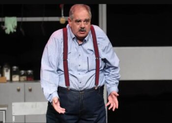 «Σκέφτηκα τότε ότι αν δεν μπορώ να πληρώνω τους λογαριασμούς μου θα σταματήσω θέατρο και τηλεόραση»