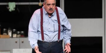 «Σκέφτηκα τότε ότι αν δεν μπορώ να πληρώνω τους λογαριασμούς μου θα σταματήσω θέατρο και τηλεόραση»