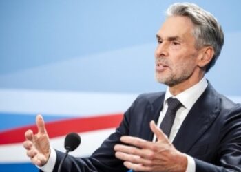 Οδηγείται σε πρόωρες βουλευτικές εκλογές μετά την κατάρρευση της κυβέρνησης