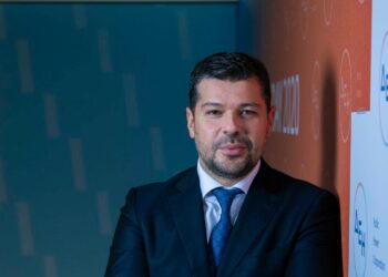 Το νέο στοίχημα στις τηλεπικοινωνίες και τα μερίσματα του 1 δισ. ευρώ