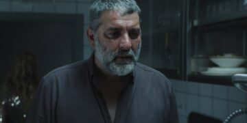 Ο Βασίλης Μπισμπίκης βρίσκεται λίγο πριν τον γκρεμό
