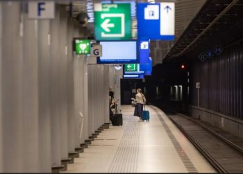 Ολλανδία: Προβλήματα στον σιδηρόδρομο λόγω πυρκαγιάς