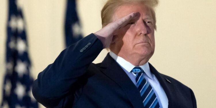 Ο Τραμπ καλεί σε άμεση εκκένωση της Τεχεράνης – «Το Ιράν δεν μπορεί να έχει πυρηνικά»