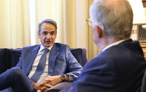 Μητσοτάκης σε Τασούλα: Θα σταλούν πλοία του Πολεμικού Ναυτικού έξω από τα χωρικά ύδατα της Λιβύης