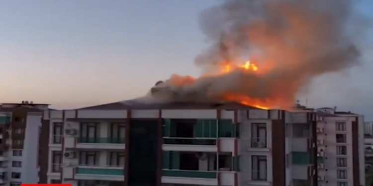 Τέσσερις νεκροί εξαιτίας πυρκαγιάς σε πολυκατοικία 13 ορόφων