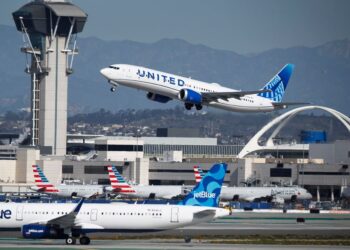 «΄Οχι» στις μειώσεις των τελών για τις συναλλαγές με κάρτα λένε οι αεροπορικές εταιρείες