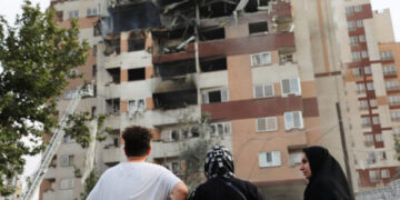 Οι ισραηλινοί βομβαρδισμοί έχουν σκοτώσει από την Παρασκευή τουλάχιστον 224 ανθρώπους, σύμφωνα με το ιρανικό υπουργείο Υγείας