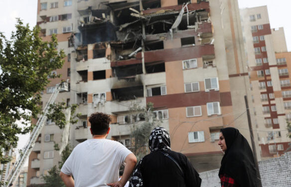 Οι ισραηλινοί βομβαρδισμοί έχουν σκοτώσει από την Παρασκευή τουλάχιστον 224 ανθρώπους, σύμφωνα με το ιρανικό υπουργείο Υγείας