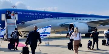 Στην Αθήνα προσγειώθηκε το αεροσκάφος του Νετανιάχου