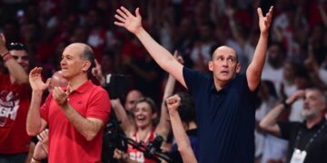 «Είμαστε περήφανοι, πήρατε το πιο μάγκικο πρωτάθλημα»