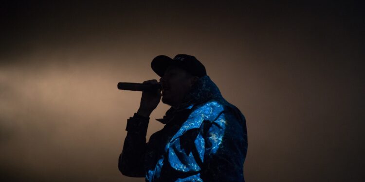 Ράπερ απήγαγε θαυμαστή… επειδή του ζήτησε φωτογραφία