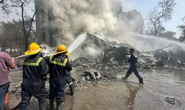 Εντοπίστηκε ζωντανός επιβάτης του αεροσκάφους που συνετρίβη