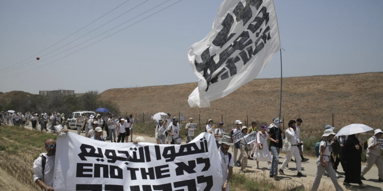 Καλούμε τις αιγυπτιακές αρχές να σεβαστούν τα δικαιώματα των Ελλήνων πολιτών που βρίσκονται κοντά στο σημείο ελέγχου της Ισμαηλίας