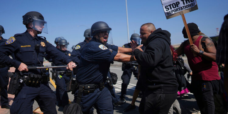 Έχει γίνει εισβολή ξένων εχθρών στο Λος Άντζελες – Αυτή η αναρχία δεν θα συνεχιστεί