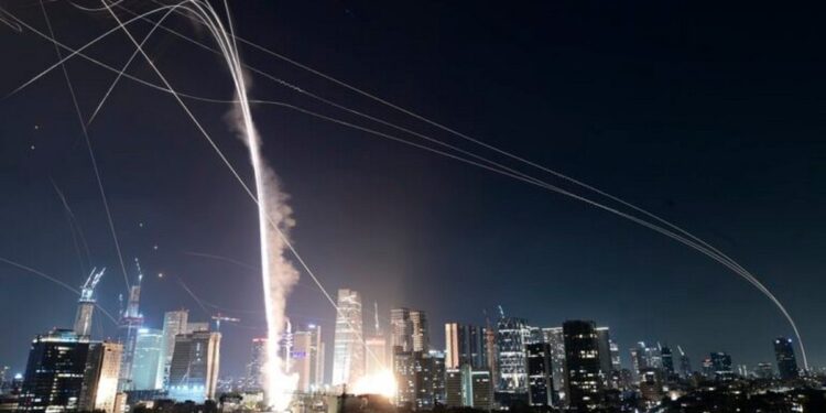 Reuters: Ιρανός αξιωματούχος επιβεβαίωσε την κατάπαυση του πυρός με το Ισραήλ