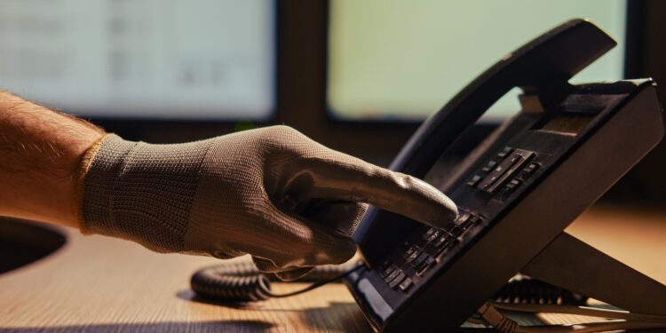 Τηλεφωνικές απάτες: Λεία 8 εκατ. ευρώ για διεθνή σπείρα, που δρούσε και στην Ελλάδα