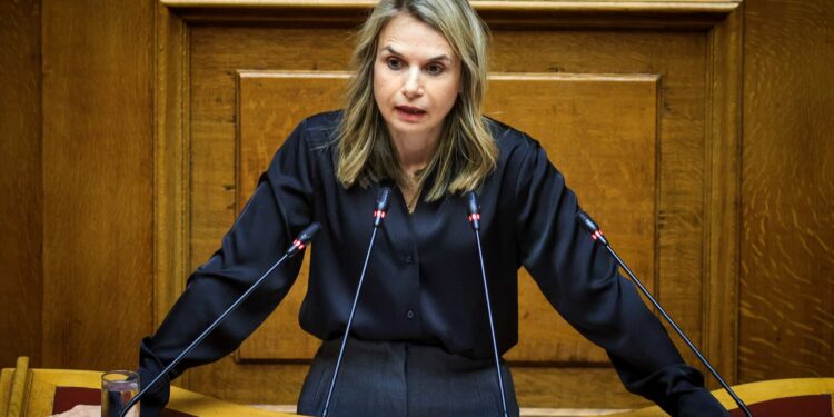 Να υιοθετηθεί η πρόταση του ΠΑΣΟΚ για κατάργηση ή μείωση τραπεζικών προμηθειών