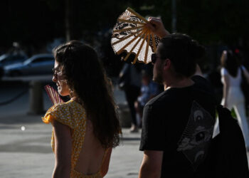 Weather outlook for Greece: Rising temperatures ahead of weekend, instability and fire risk alerts