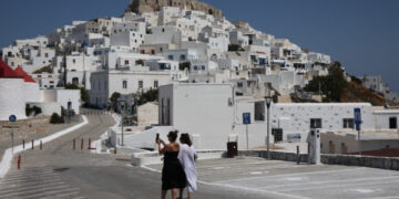 Στεγαστική κρίση και στην Αστυπάλαια: Η αύξηση των Airbnb «διώχνει» τους δημόσιους υπαλλήλους