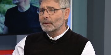 Θοδωρής Αθερίδης: «Πίστευα ότι θα εξαφανιστούμε όπως οι δεινόσαυροι