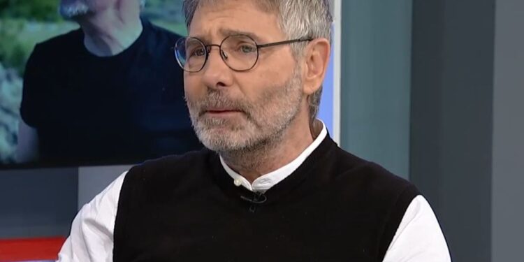 Θοδωρής Αθερίδης: «Πίστευα ότι θα εξαφανιστούμε όπως οι δεινόσαυροι