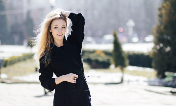 Η χήρα νύφη του προσπαθεί να αντικαταστήσει τον αδελφό του με εκείνον