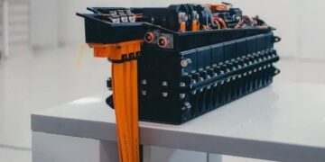 Ξεκινά η μαζική παραγωγή μπαταρίας ηλεκτρικών αυτοκινήτων που επαναφορτίζεται σε 18 δευτερόλεπτα