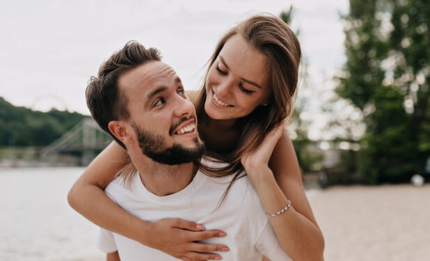 Τα 5 διακριτικά σημάδια που μπορούν να προβλέψουν με 100% βεβαιότητα αν ένας γάμος θα αντέξει