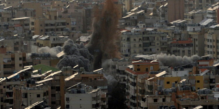 Σειρά βομβαρδισμών του Ισραήλ στη νότια Βηρυτό