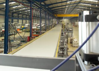 Τα μεγάλα χρέη, η σανίδα σωτηρίας και ο κίνδυνος να χάσει το… τρένο