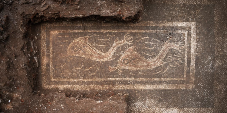 Αρχαιολόγοι έφεραν στο φως τρία εξαιρετικά ρωμαϊκά ψηφιδωτά